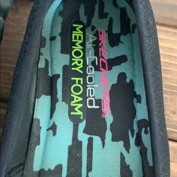 Sketchers Air Cooled Memory Foam Slip On - Picture 2 of 4